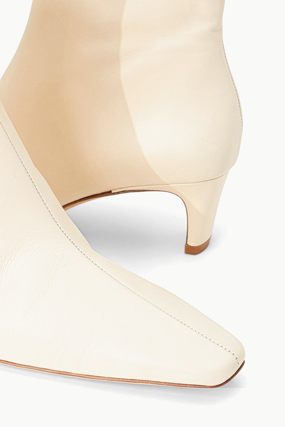 Leather Ankle Boot with Pointed Toe & Side Zip | Wally Cream