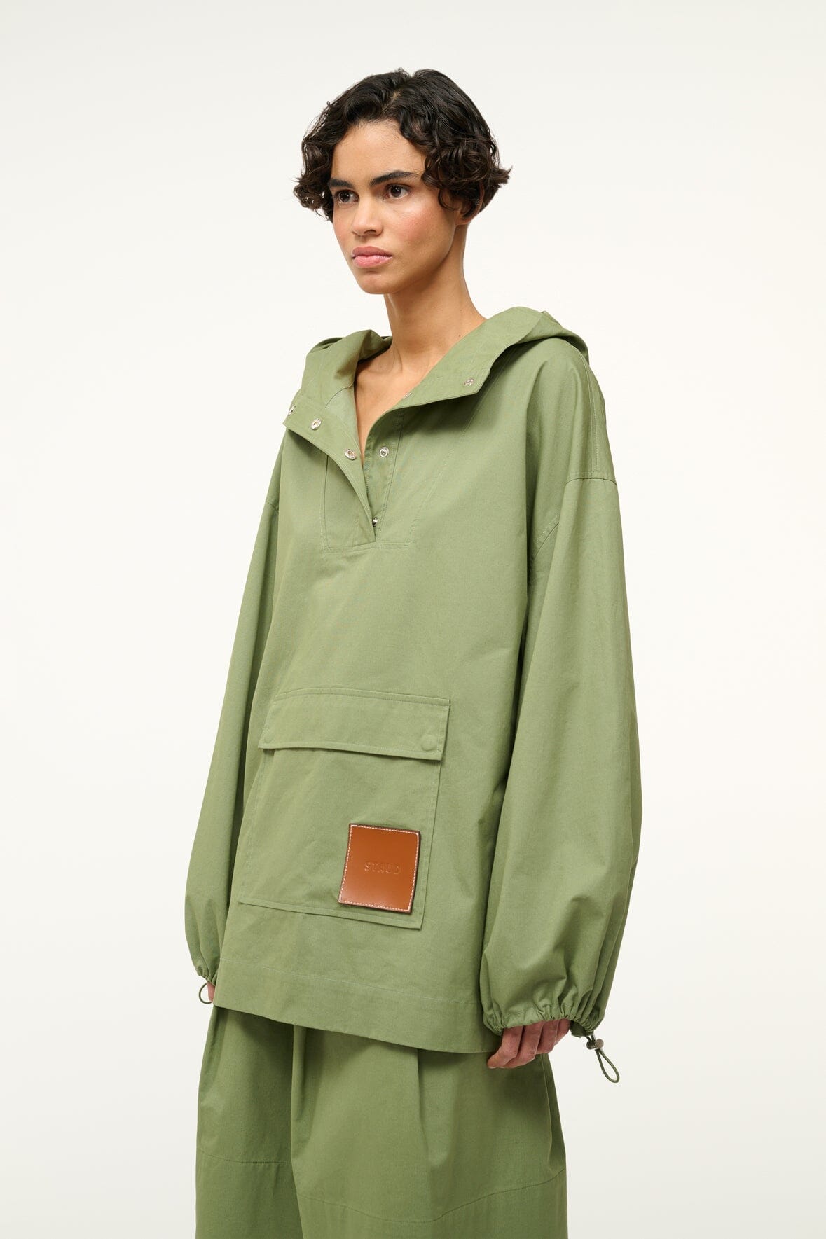 Oversized Chino Anorak with Hood & Leather Patch | Deck Moss