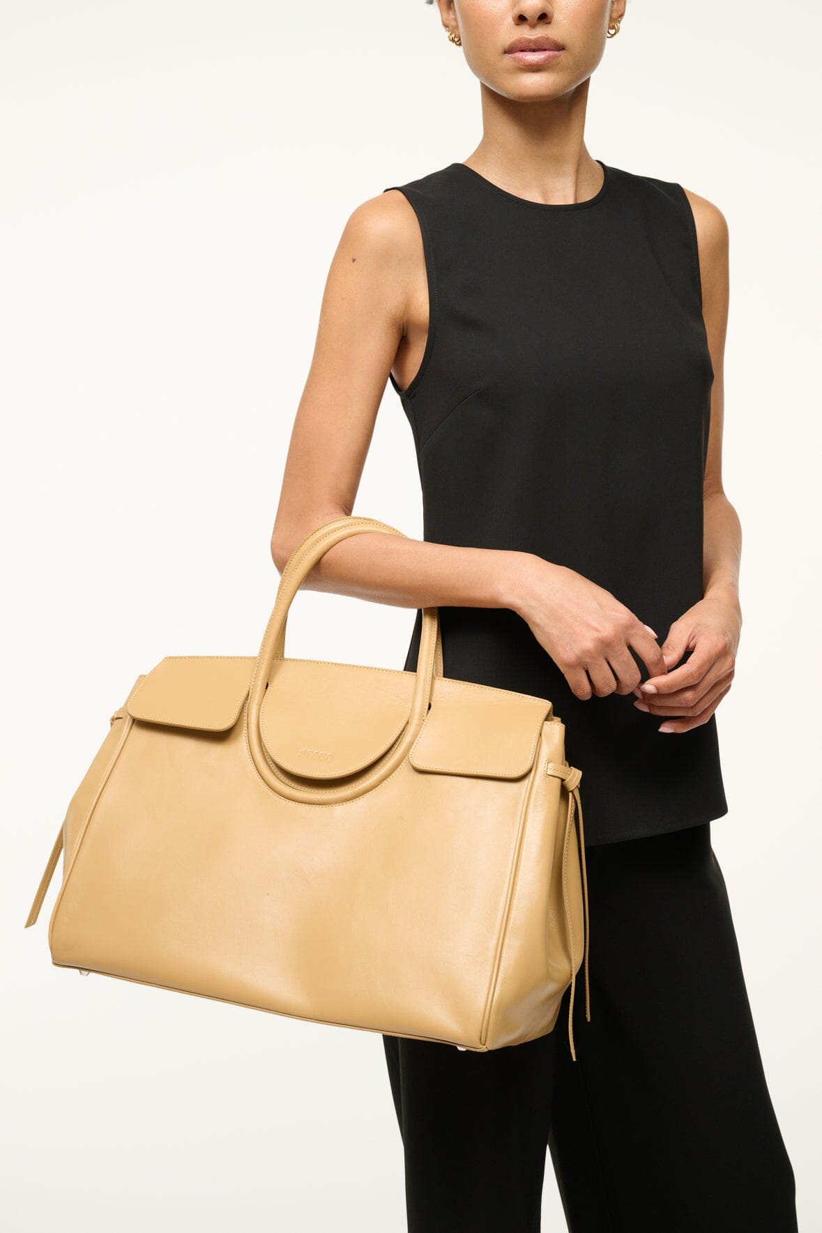 Oversized Leather Carryall Bag with Pockets | Maude Camel