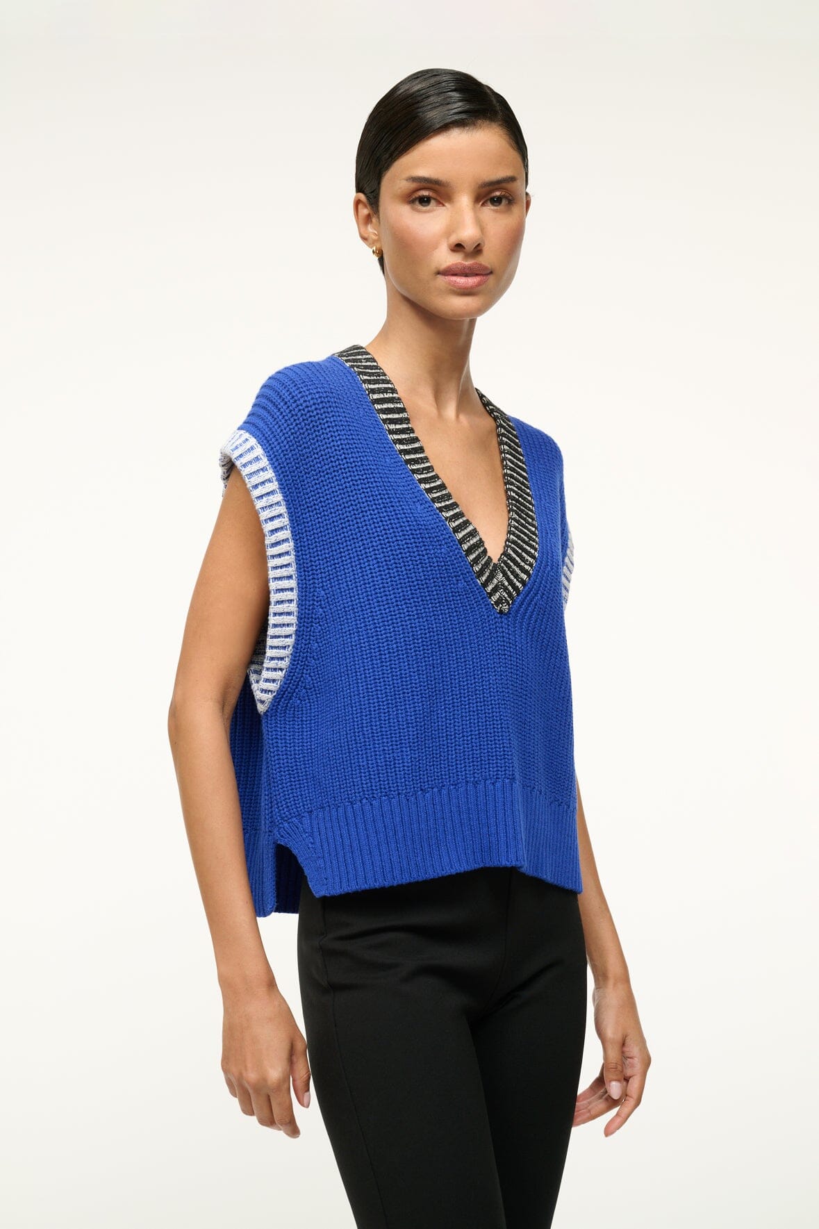 Chunky Knit Sweater Vest with V-Neck & Cropped Fit | Americana