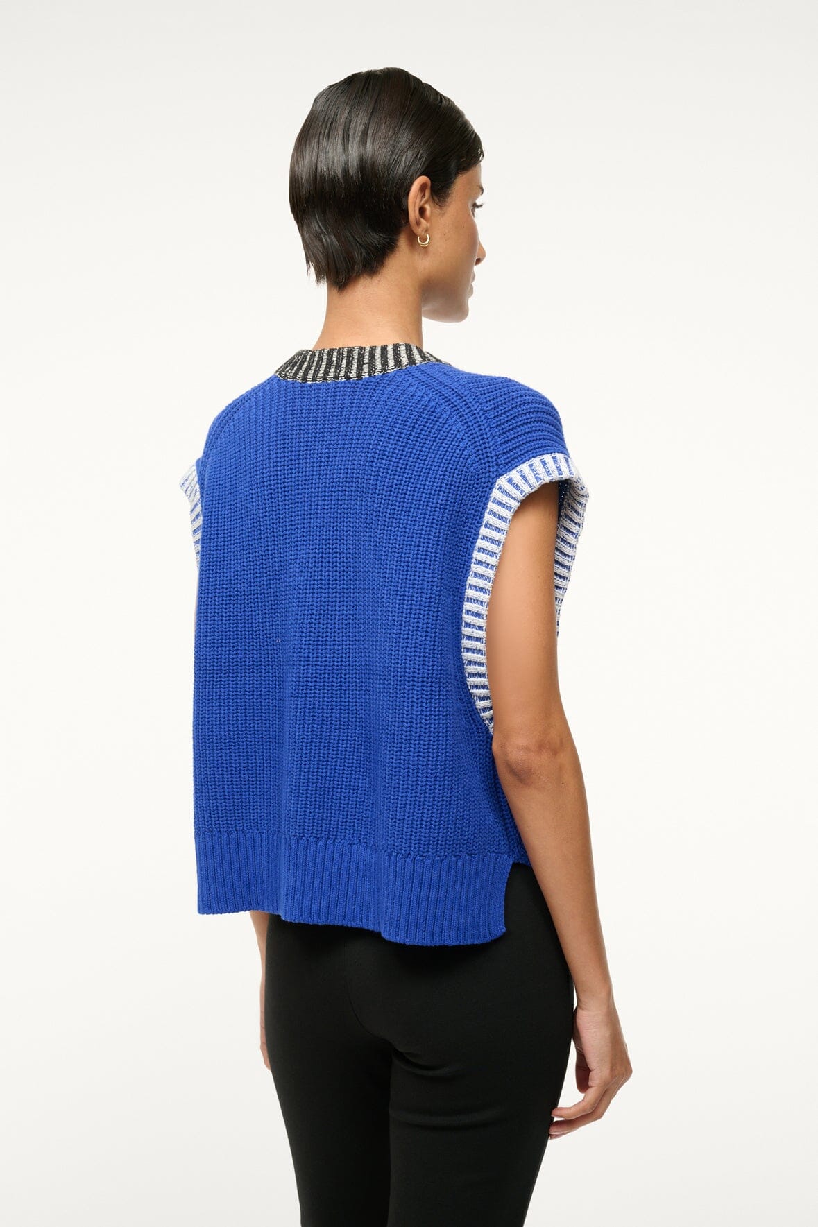 Chunky Knit Sweater Vest with V-Neck & Cropped Fit | Americana