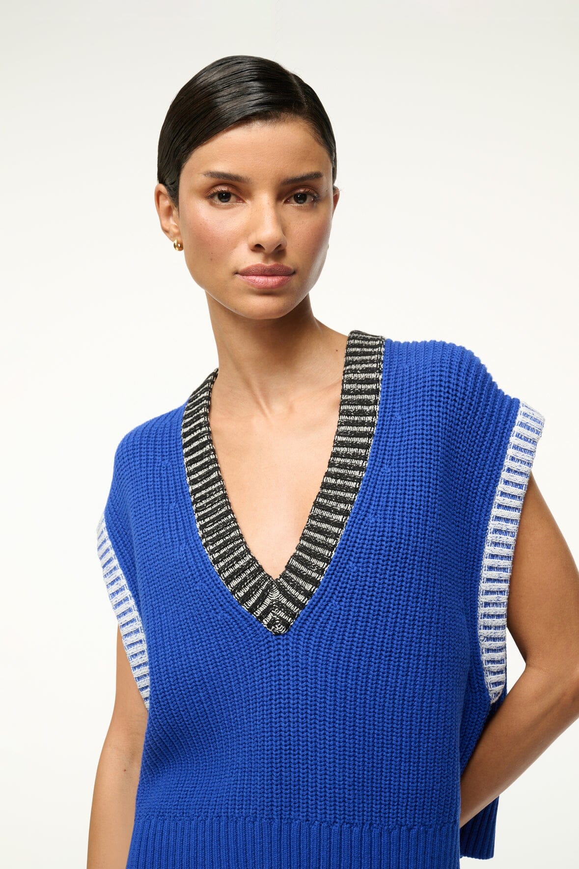 Chunky Knit Sweater Vest with V-Neck & Cropped Fit | Americana